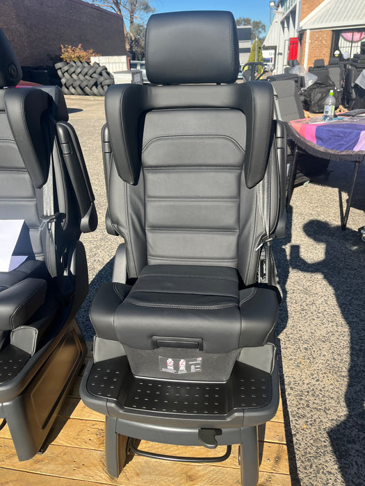 Multivan Single Captain's Chair for Rail System T6.1 Leather-Alcantara With Integrated Child Booster Seat -1