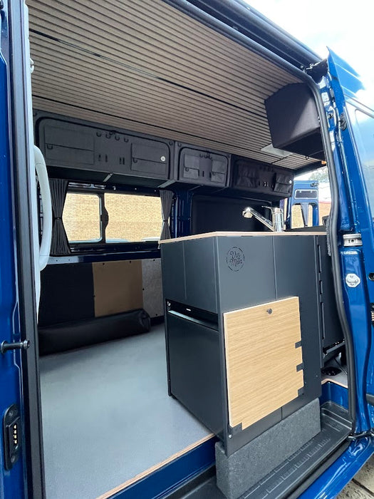 2025 VW CRAFTER 35 TDI410 MWB 4MOTION 3.88t  - DEEP OCEAN BLUE - [NEW] - OFF GRID CAMPER