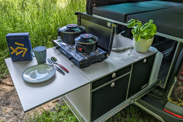 VanEssa Mobilcamping RIVA - VanEssa Tailgate Slide Kitchen