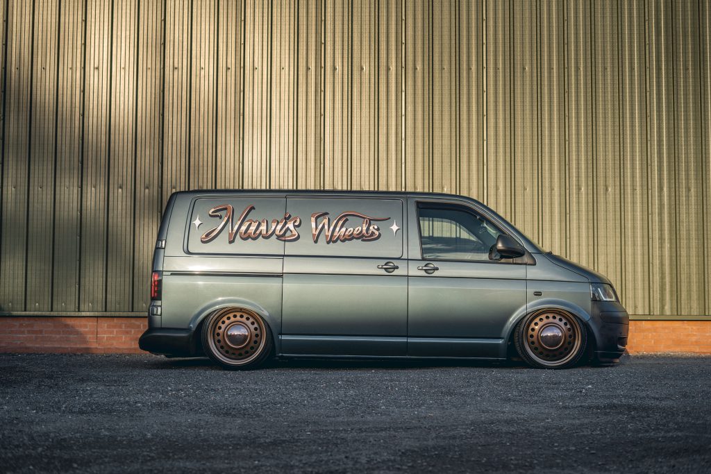 Navis - Dome - Staggered Steel Wheels - 20″ - Bronze Finish