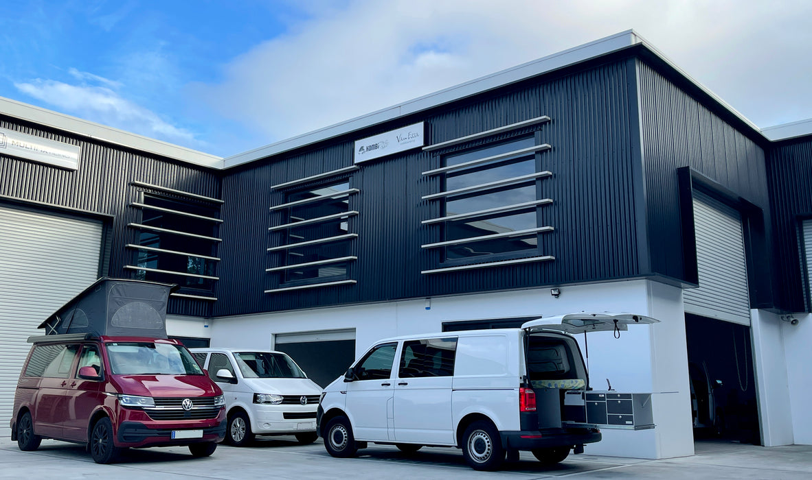 Fiamma F45s 2.6m wind-out Cassette Awning for SWB Multivan, Transporter, Caravelle & Caddy