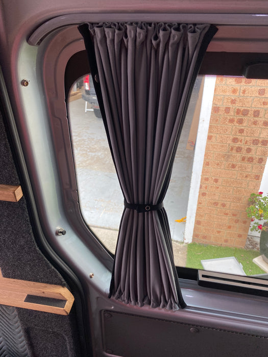 VW Crafter (2017-onwards) - 1pc Window Blackout Curtain - Left Sliding Door - Grey Rail